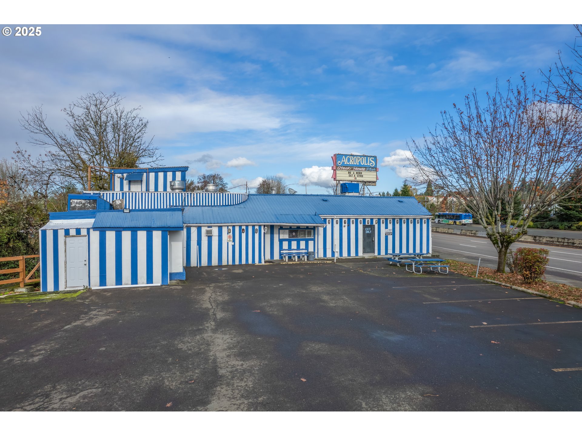 8325 SE MCLOUGHLIN BLVD