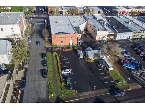 108 S HOWARD ST Newberg OR 97132