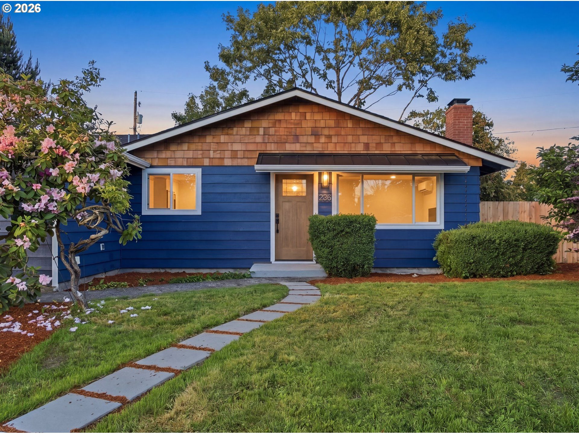 288 SUBURBAN AVE