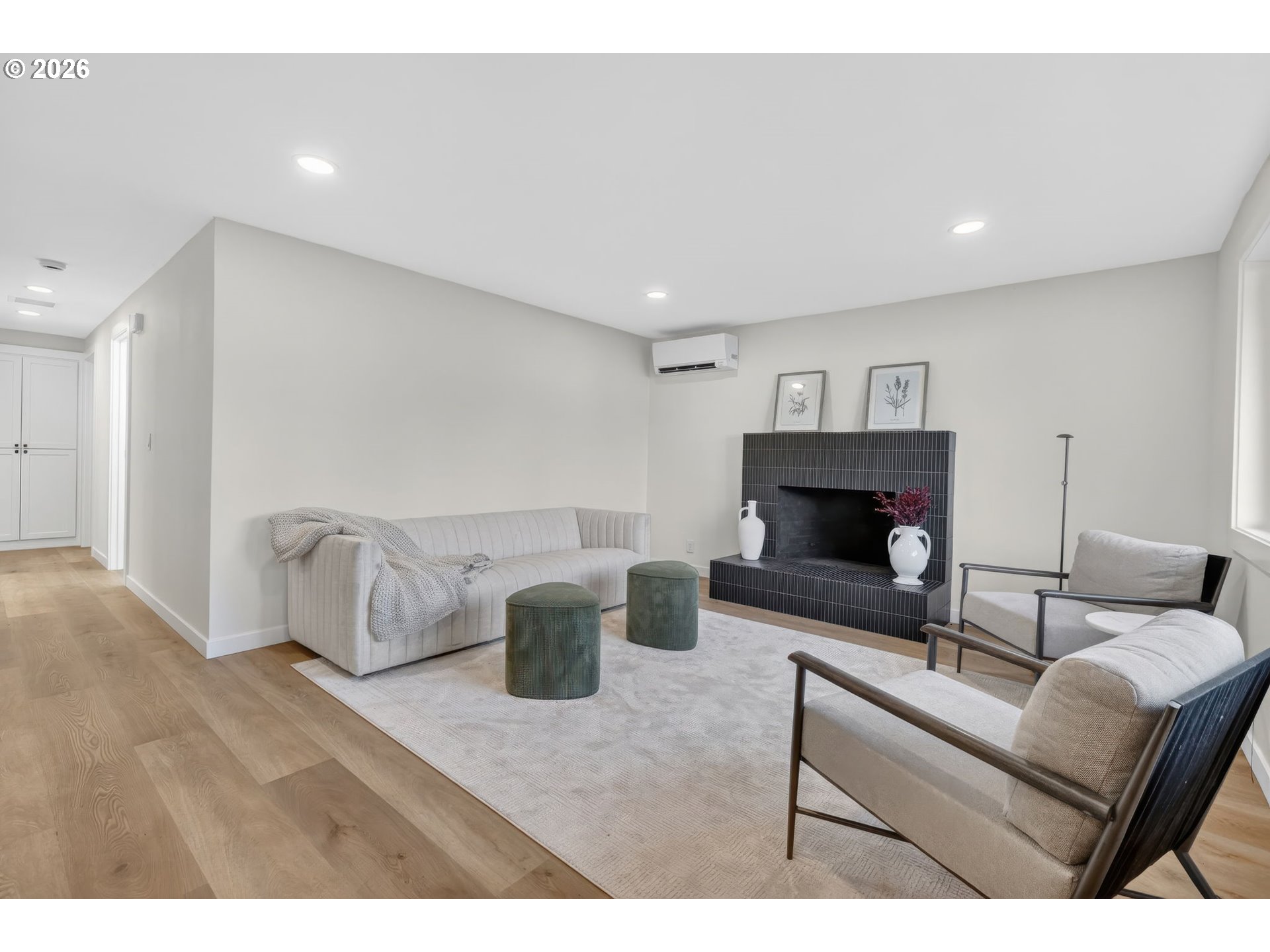 288 SUBURBAN AVE