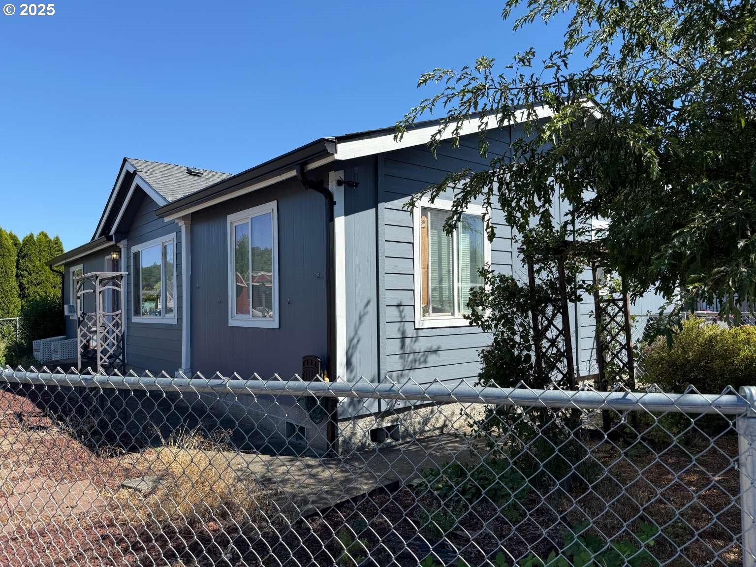 221 NW BLAIR ST