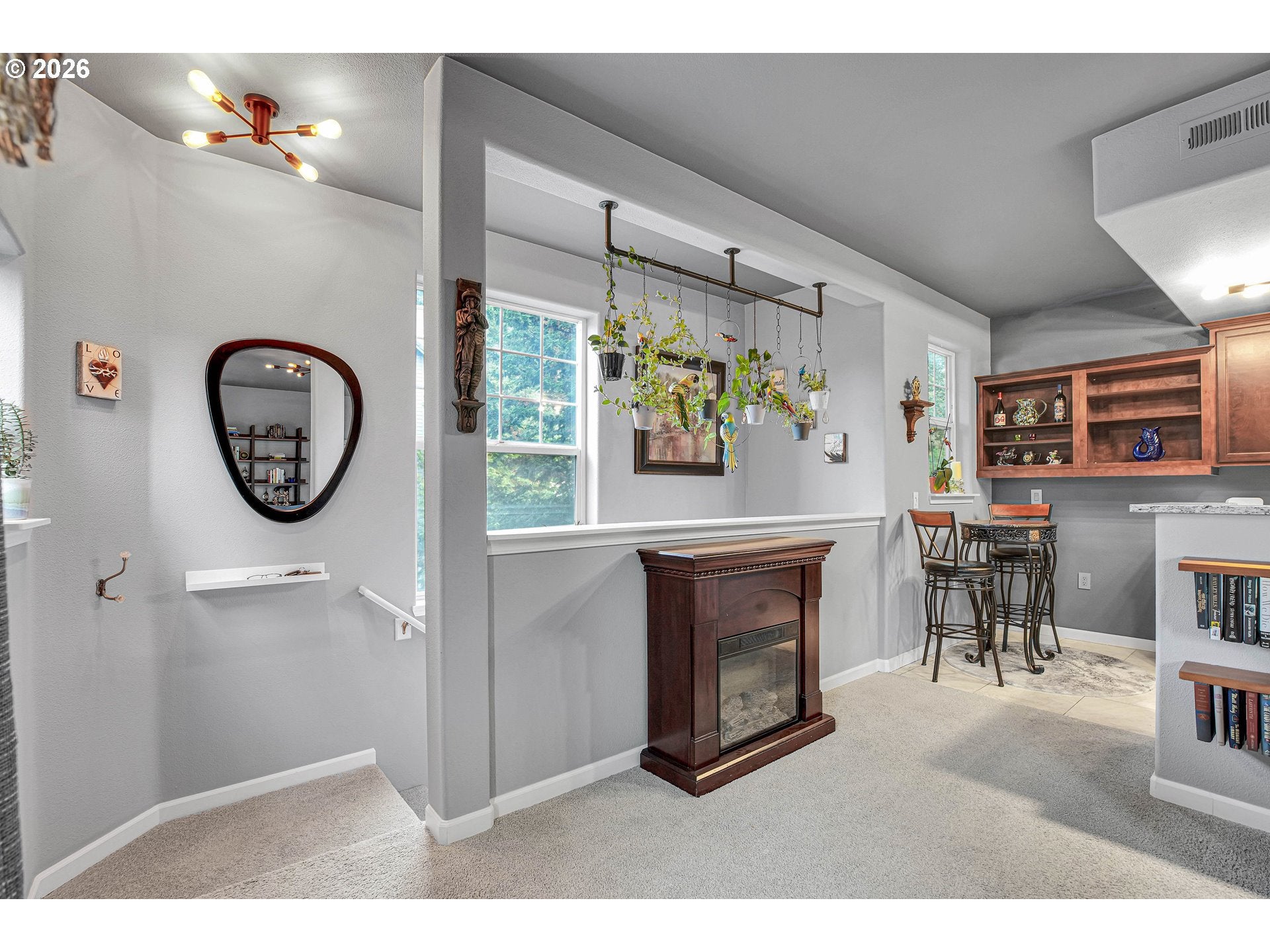 925 SPRINGTREE LN