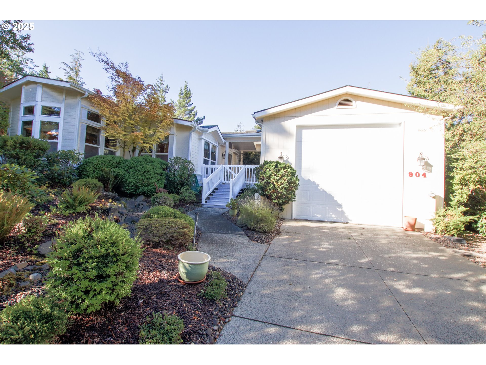 904 LILLIE CIRCLE CT