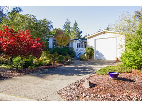 904 LILLIE CIRCLE CT Florence OR 97439