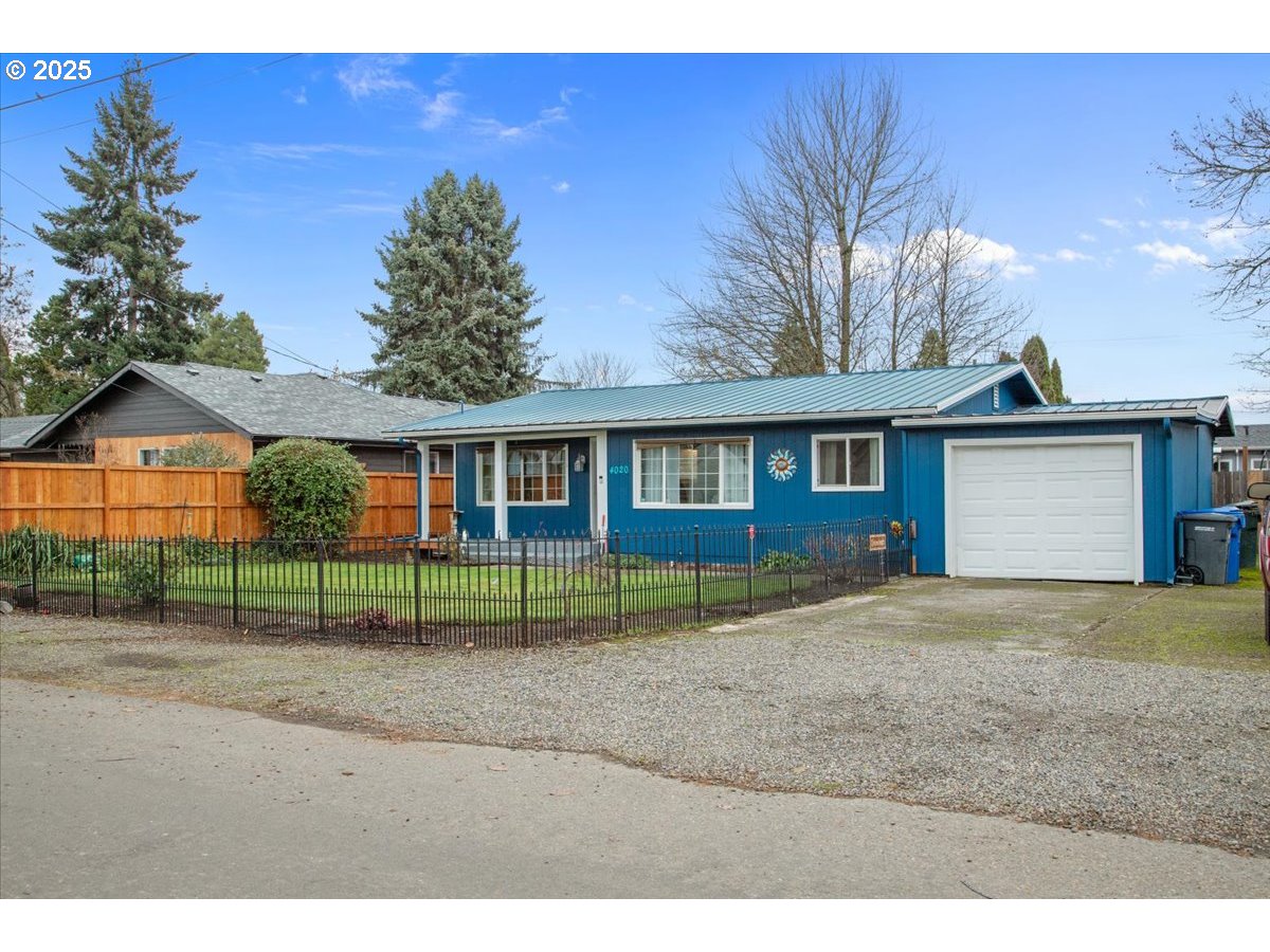 4020 GARY ST NE