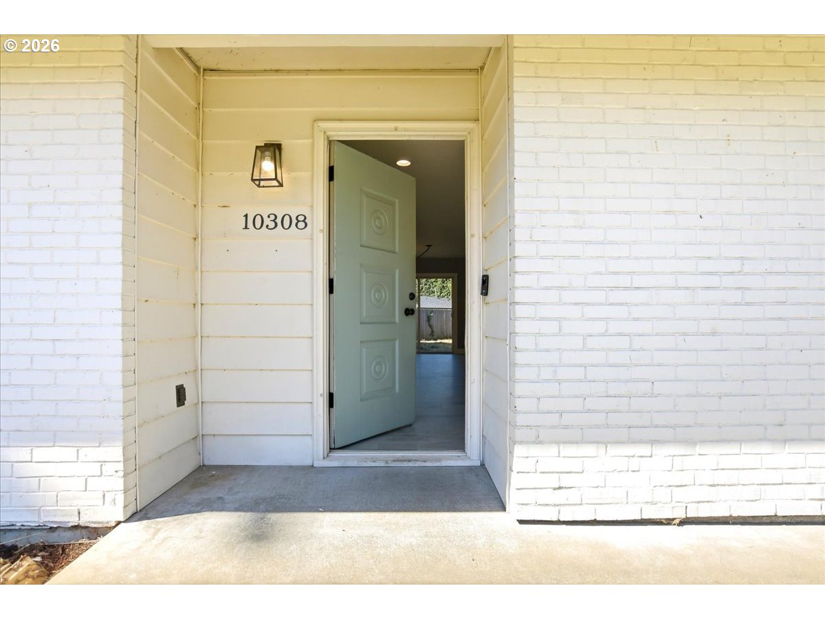 10308 NE MANOR DR