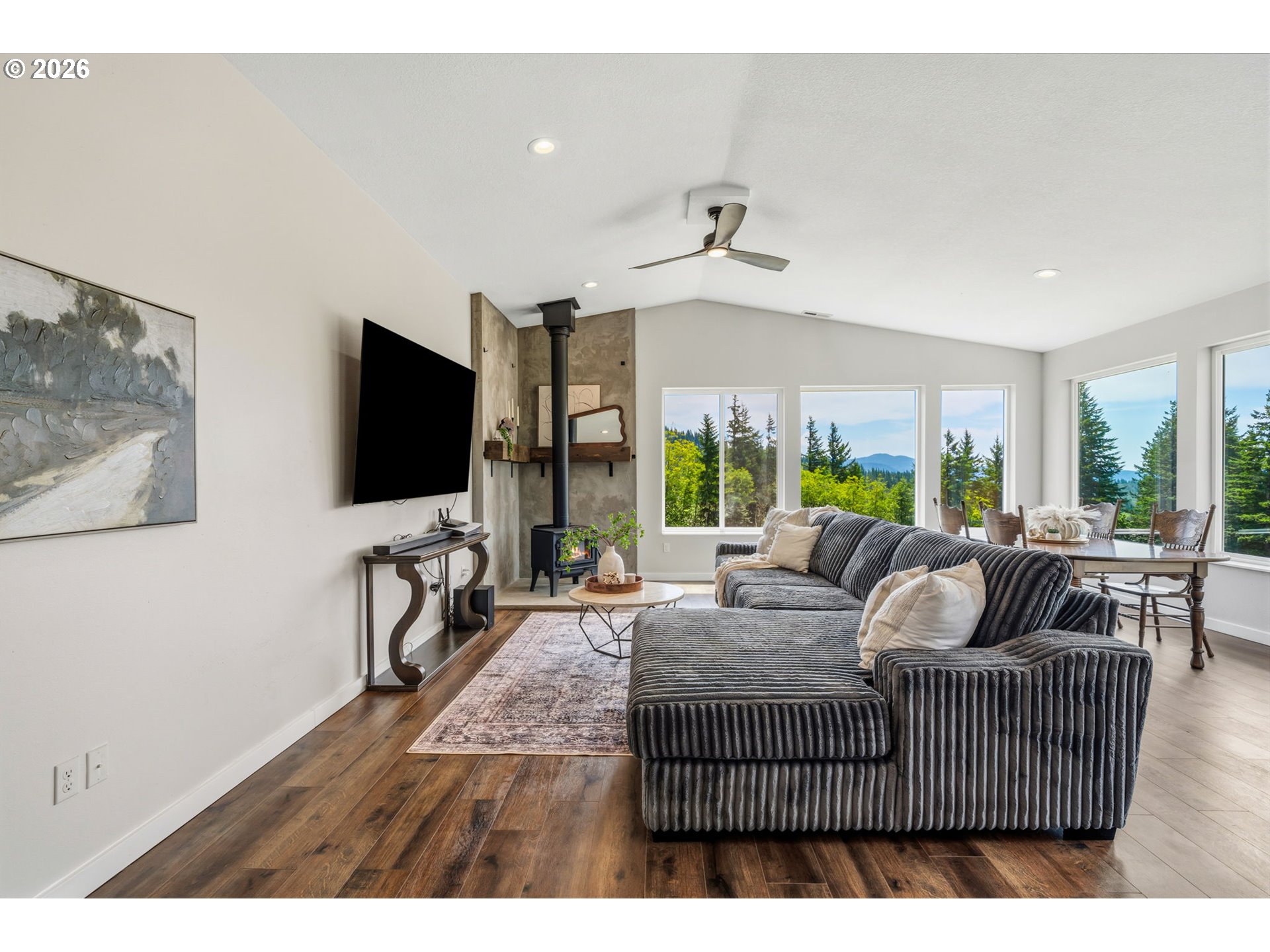 321 HELENS LN