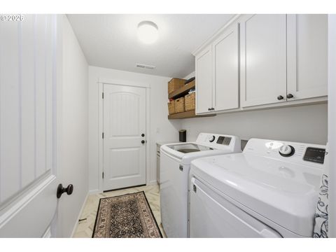 Tiny photo for 332 Owens Way, Creswell, OR 97426 (MLS # 354280349)