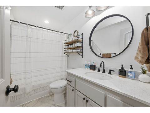 Tiny photo for 332 Owens Way, Creswell, OR 97426 (MLS # 354280349)