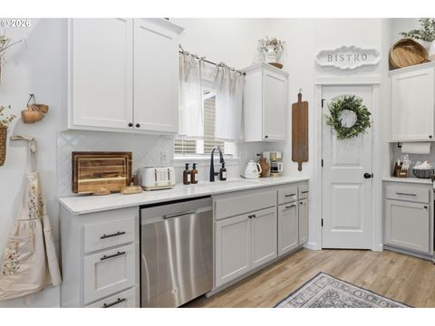 Tiny photo for 332 Owens Way, Creswell, OR 97426 (MLS # 354280349)