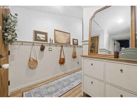 Tiny photo for 332 Owens Way, Creswell, OR 97426 (MLS # 354280349)