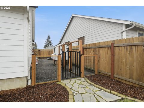 Tiny photo for 332 Owens Way, Creswell, OR 97426 (MLS # 354280349)