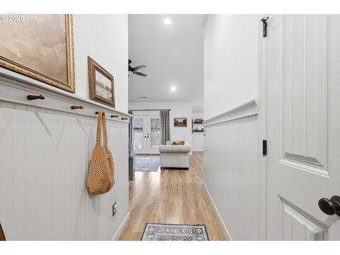 Tiny photo for 332 Owens Way, Creswell, OR 97426 (MLS # 354280349)