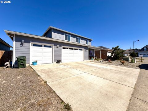 1857 CABEZON CT North Bend OR 97459