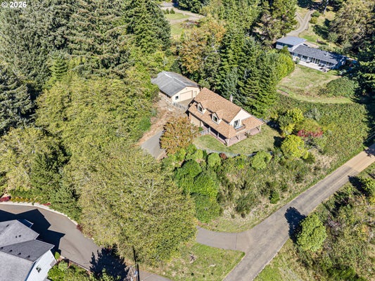 128 SE NORMAN ST, NEWPORT, OR 97365 - Image 3ef557e85bef1b92518f2e40e1f9e33e/1286413369