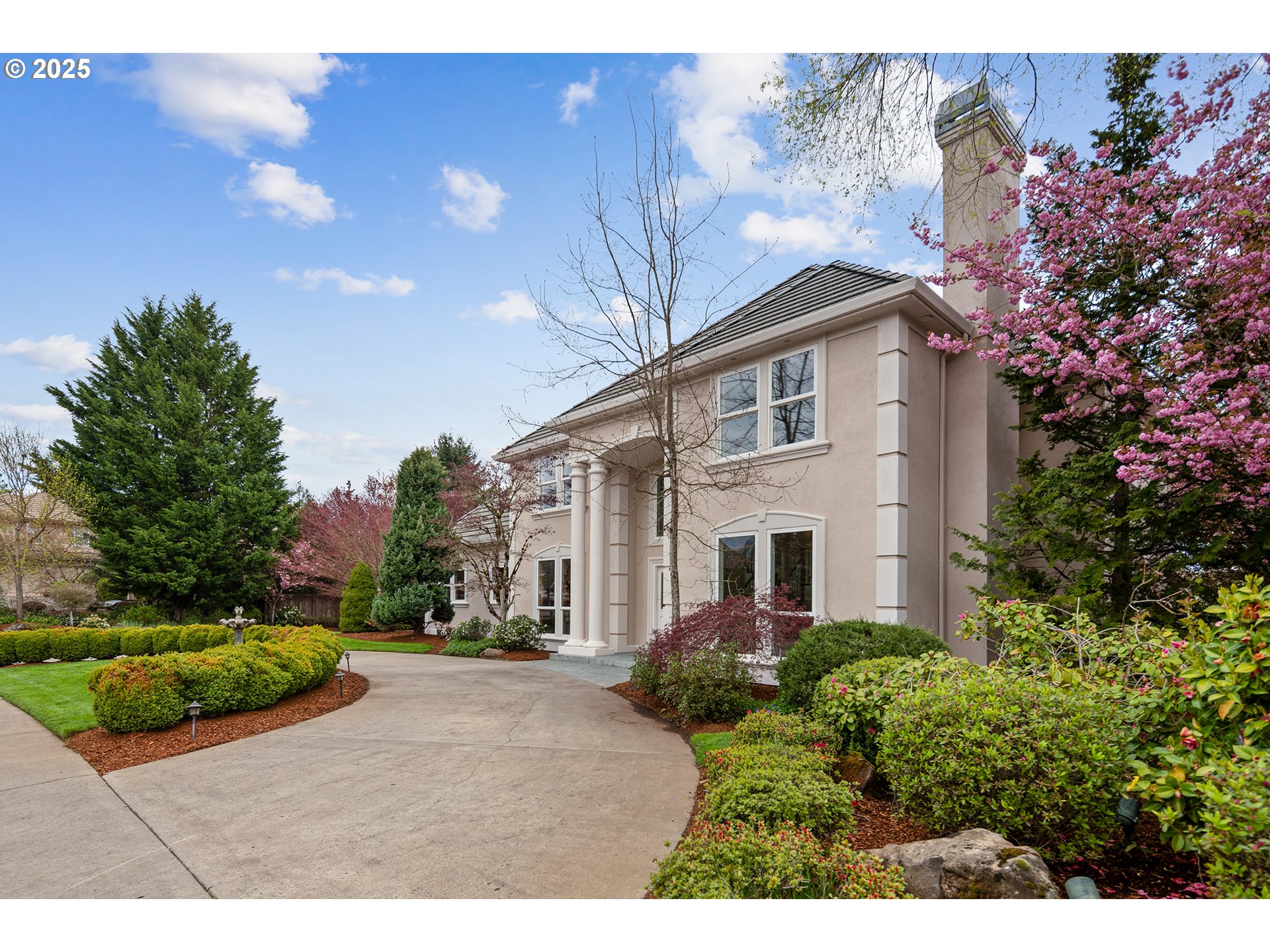 2835 NW LACAMAS DR