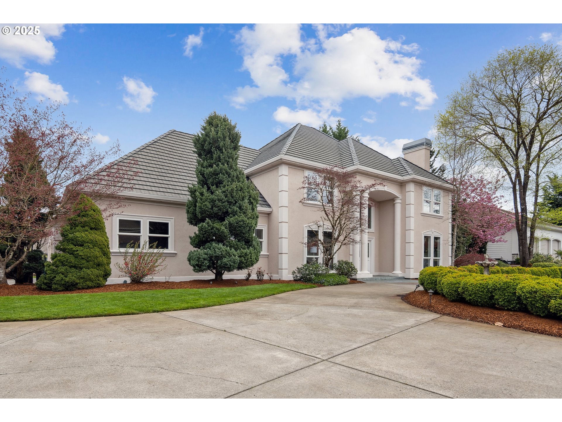 2835 NW LACAMAS DR