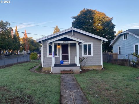 3727 SE 86TH AVE Portland OR 97266