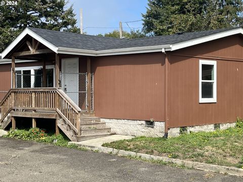 A home in Coos Bay