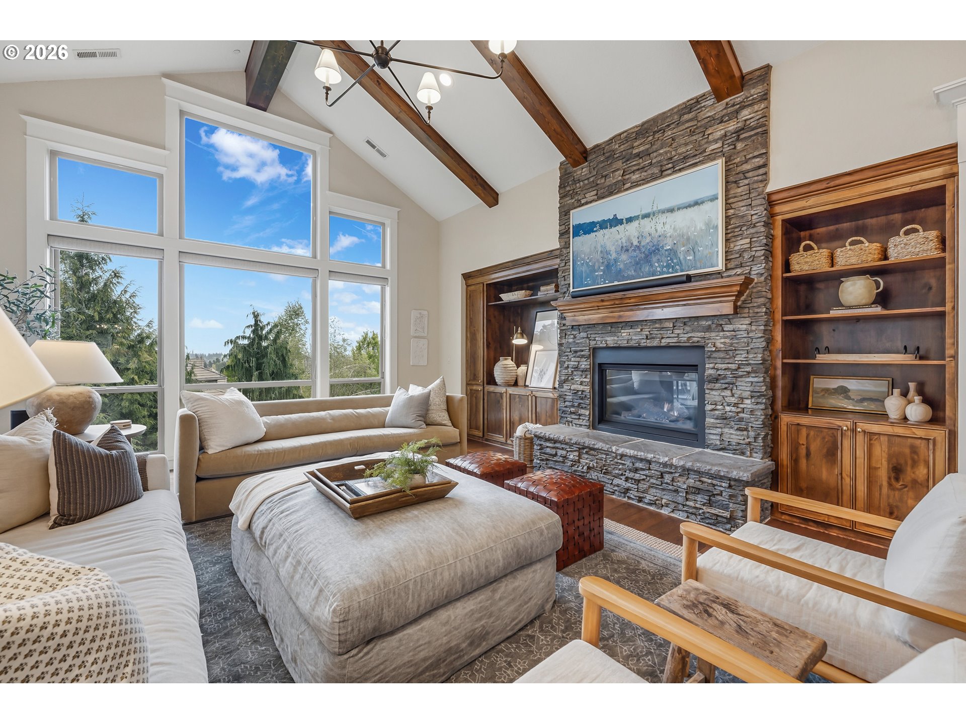 2605 LORINDA LN