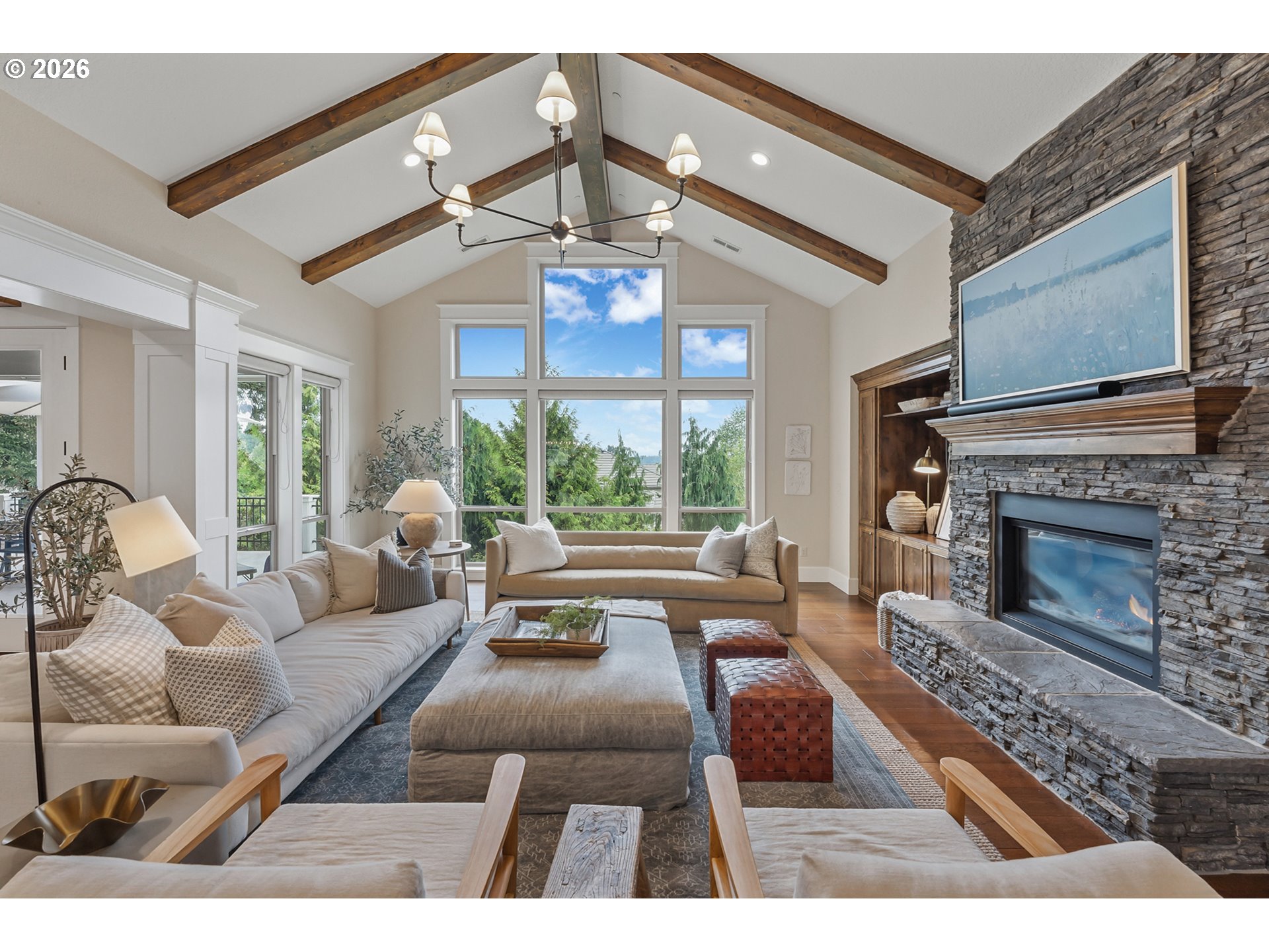 2605 LORINDA LN