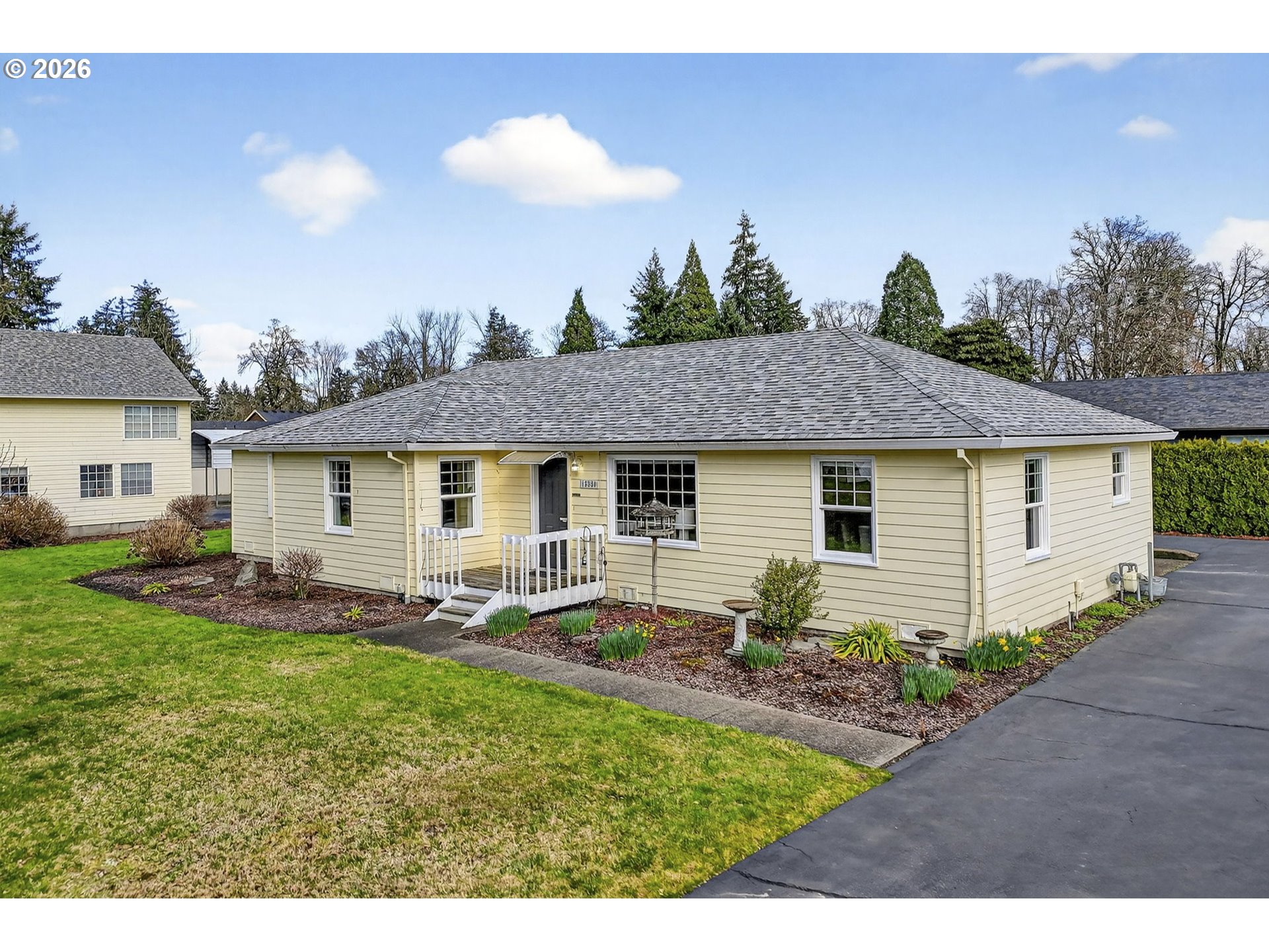 Photo 1 of 48 — 15880 SWAN AVE, Oregon City, OR 97045
