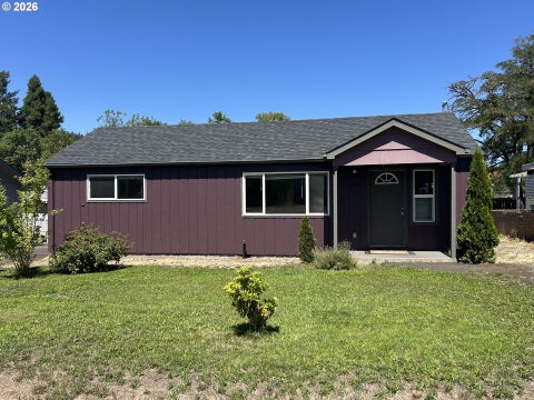 Photo of 123 W 2nd St, Lowell, OR 97452 (MLS # 151935594)