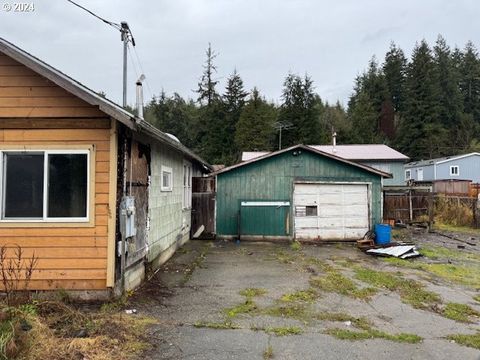 A home in Coos Bay