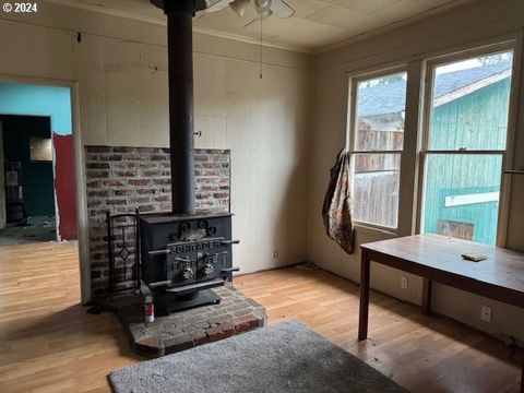 A home in Coos Bay