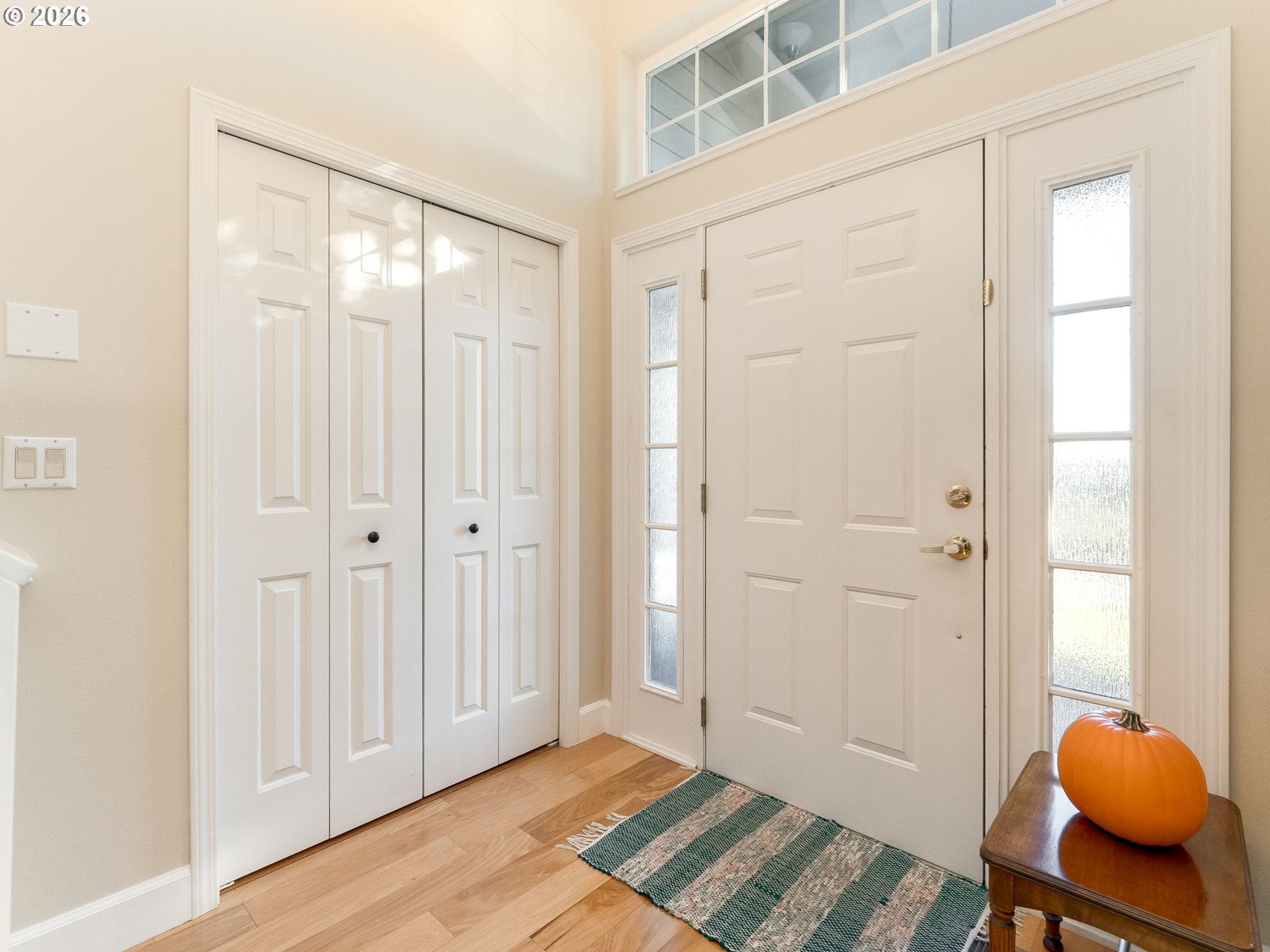 568 NW WILLAMETTE CT