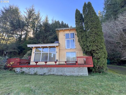 321 JD LN Reedsport OR 97467