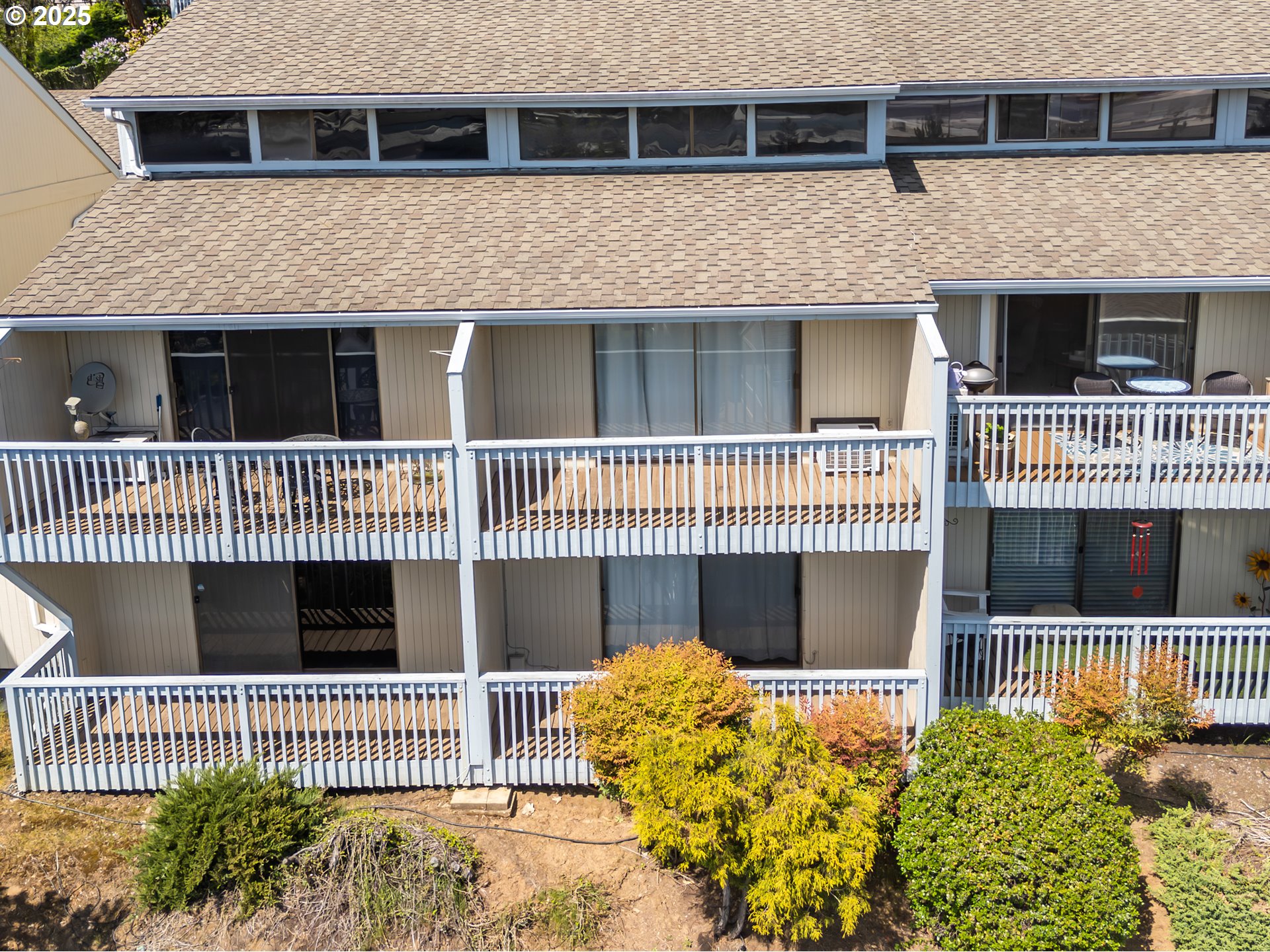 16 NW MOUNTAIN VIEW DR