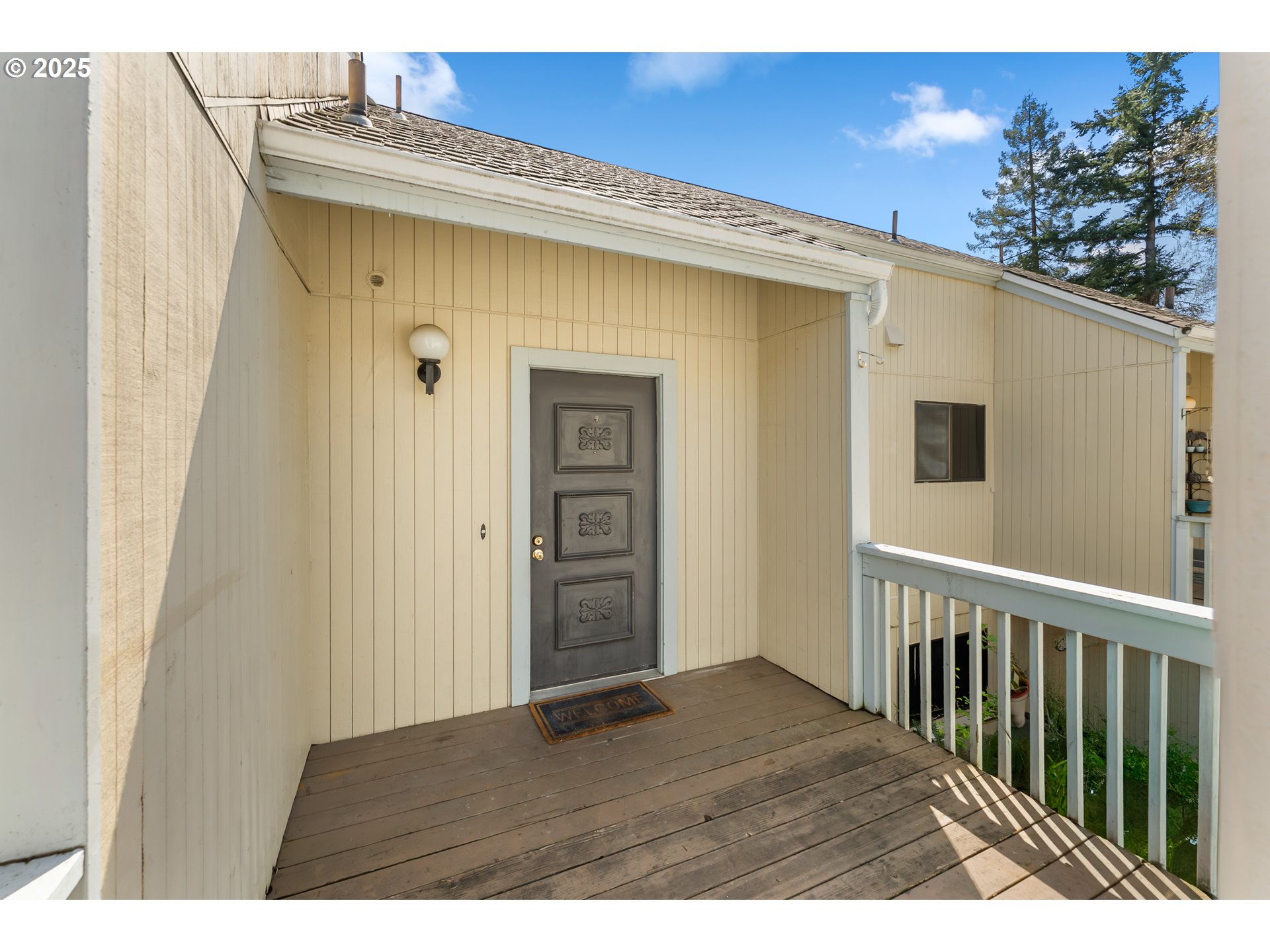 16 NW MOUNTAIN VIEW DR