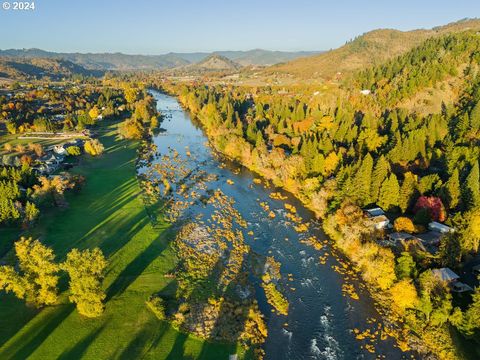 A home in Roseburg