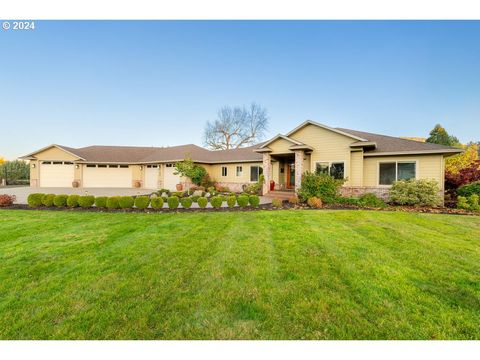 A home in Roseburg