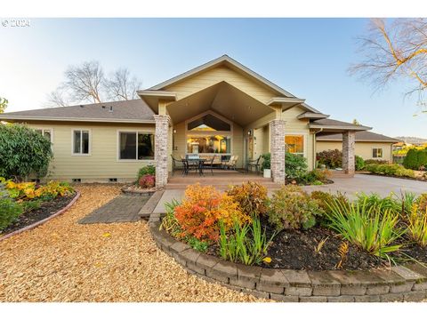 A home in Roseburg