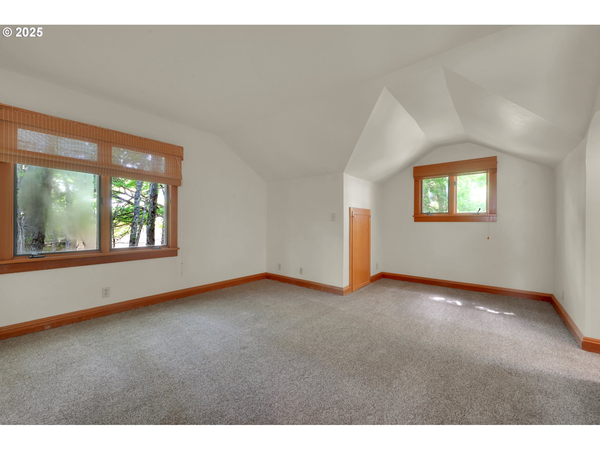 Eugene, Oregon 97401, United States, 2 Bedrooms Bedrooms, ,2 BathroomsBathrooms,Residential,Pending,123892