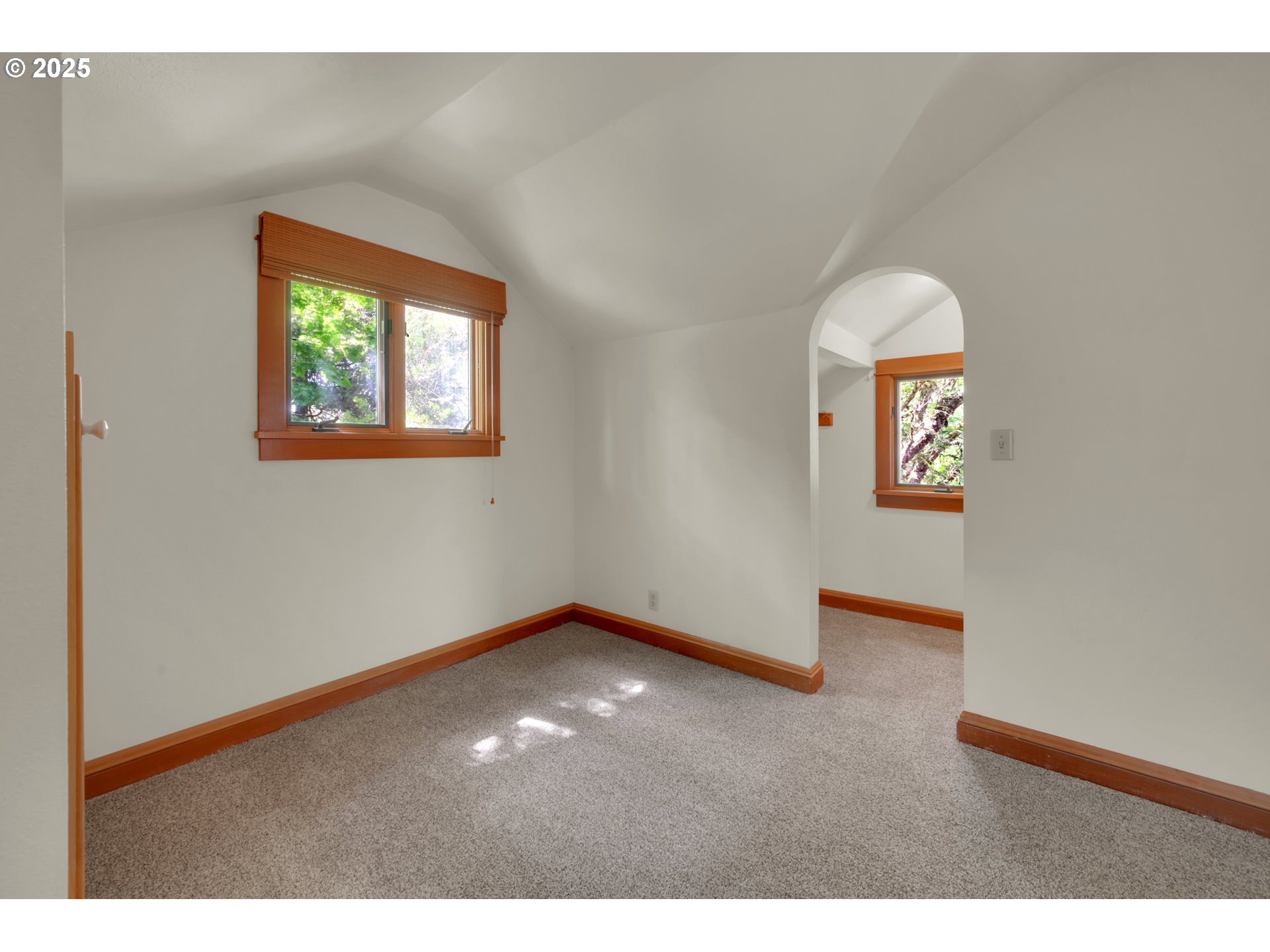 Eugene, Oregon 97401, United States, 2 Bedrooms Bedrooms, ,2 BathroomsBathrooms,Residential,Pending,123892