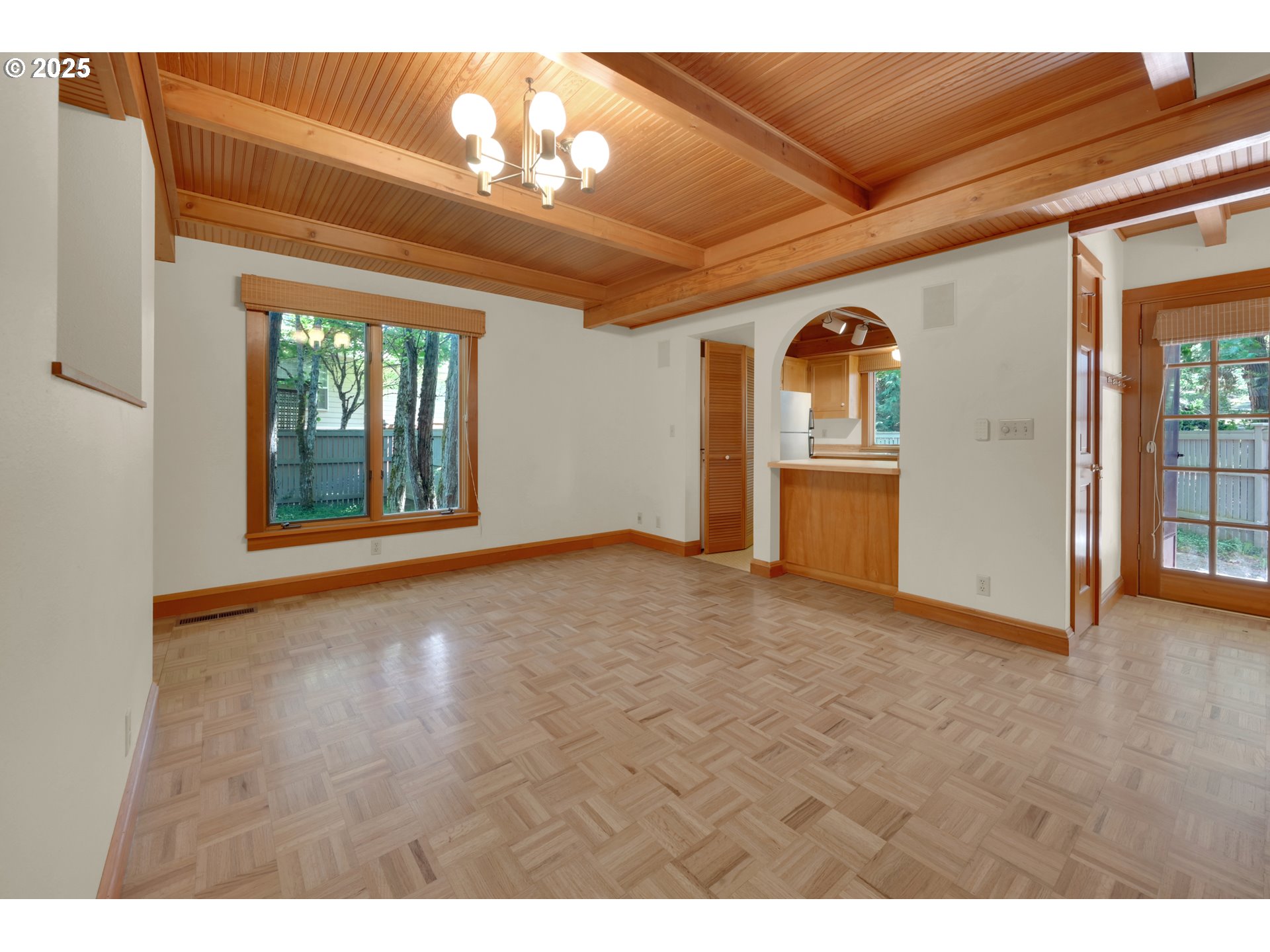 Eugene, Oregon 97401, United States, 2 Bedrooms Bedrooms, ,2 BathroomsBathrooms,Residential,Pending,123892