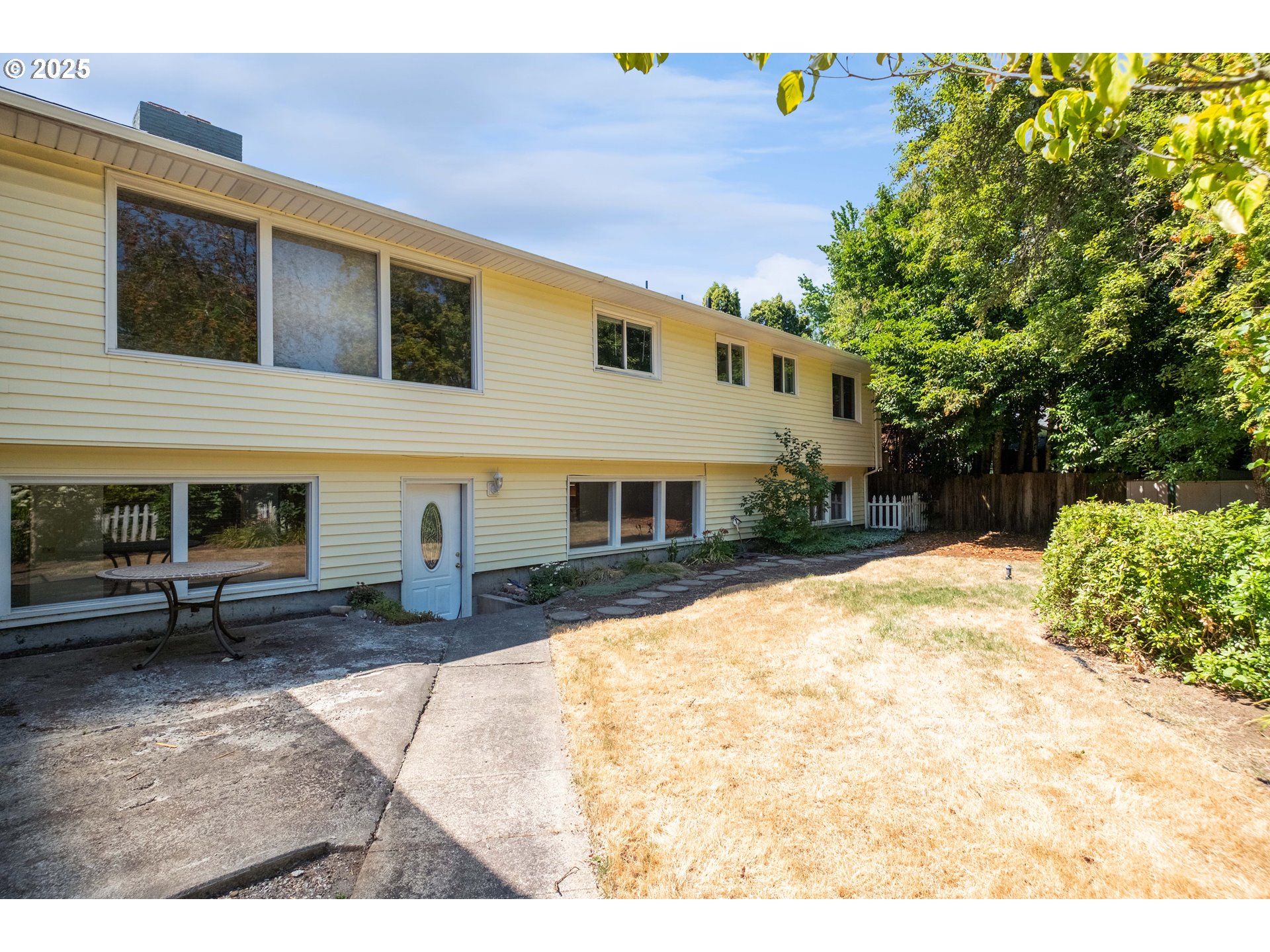 Salem, Oregon 97304, United States, 6 Bedrooms Bedrooms, ,3 BathroomsBathrooms,Residential,Active,168374