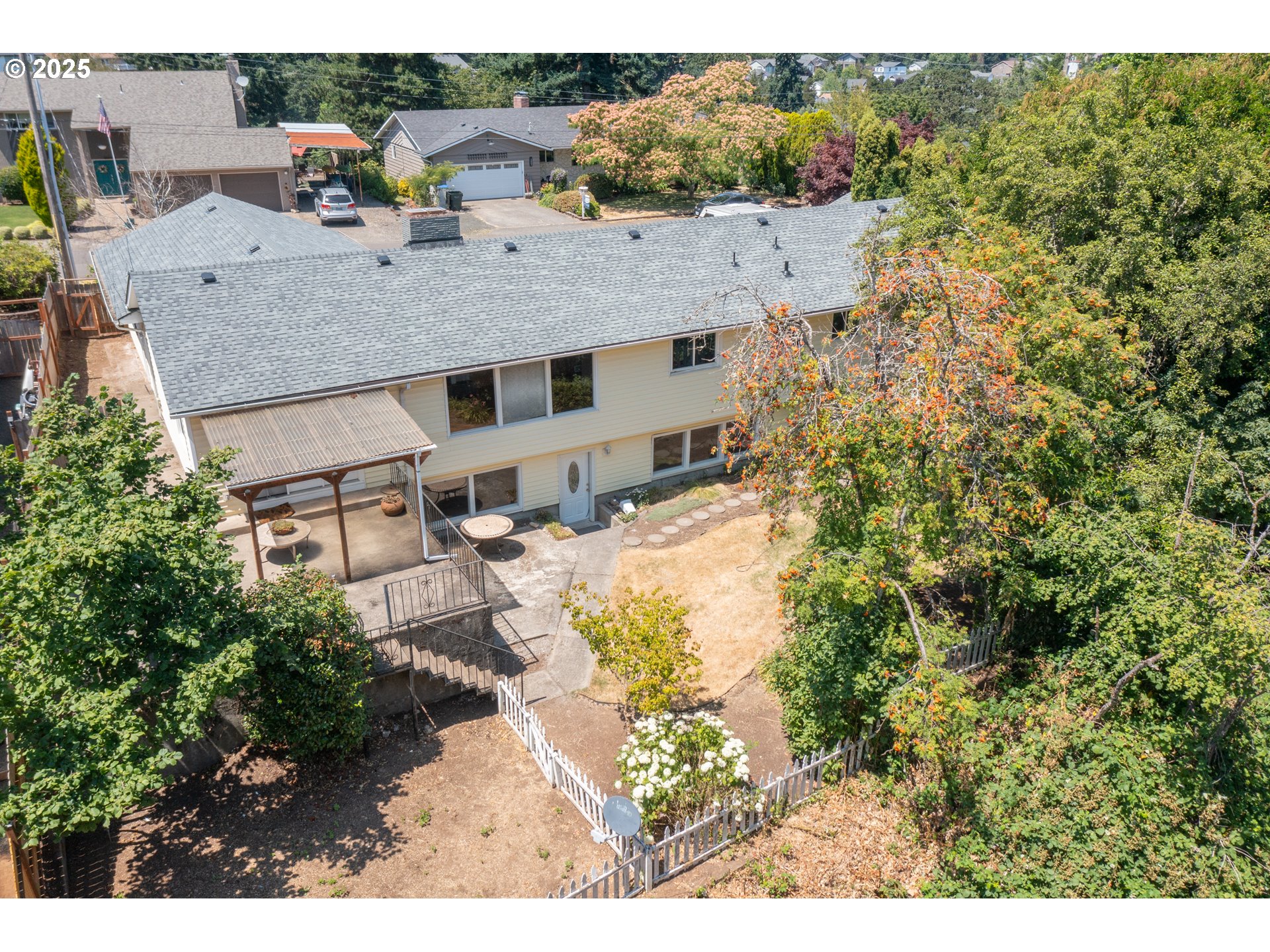 Salem, Oregon 97304, United States, 6 Bedrooms Bedrooms, ,3 BathroomsBathrooms,Residential,Active,168374