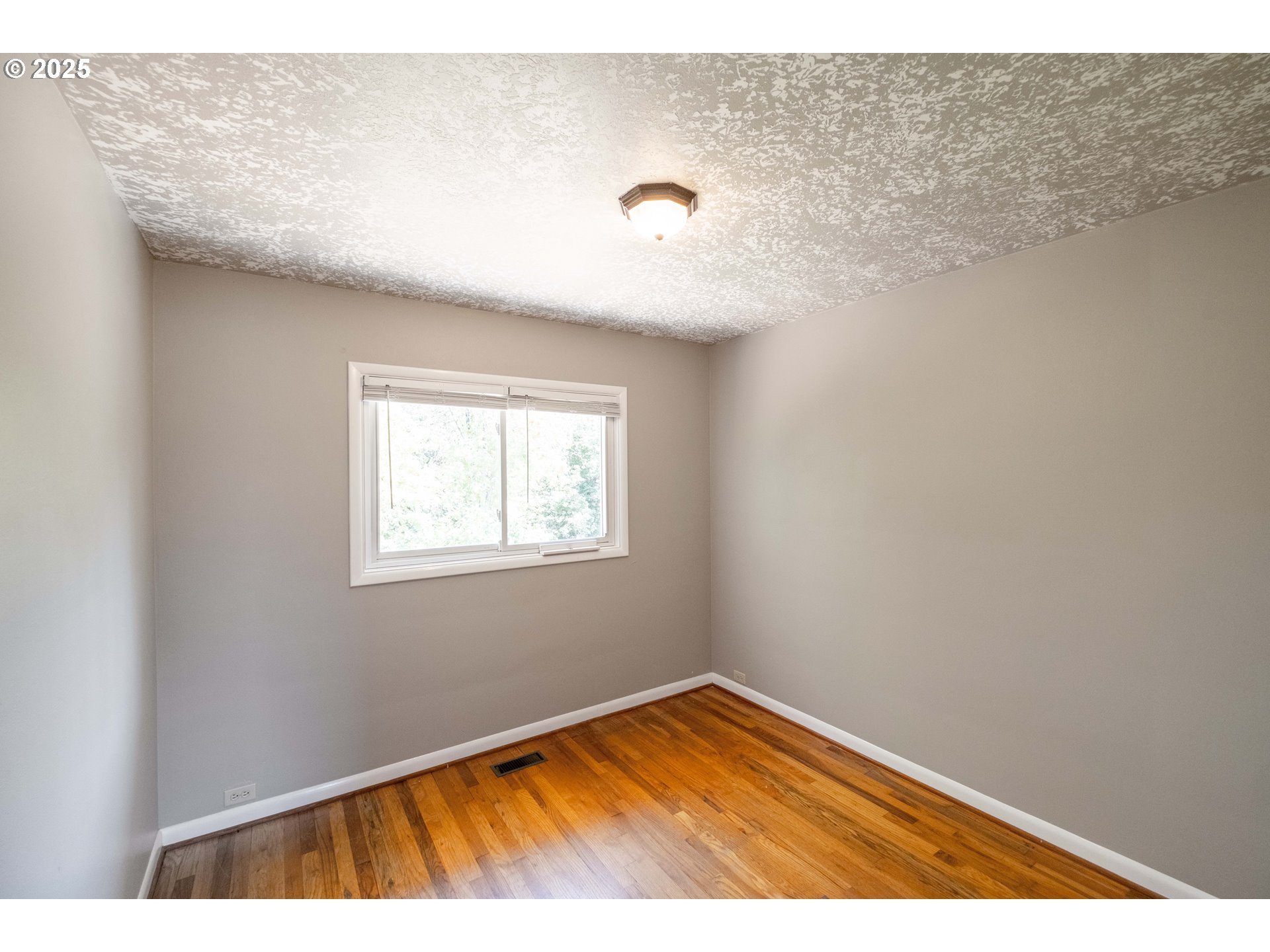 Salem, Oregon 97304, United States, 6 Bedrooms Bedrooms, ,3 BathroomsBathrooms,Residential,Active,168374