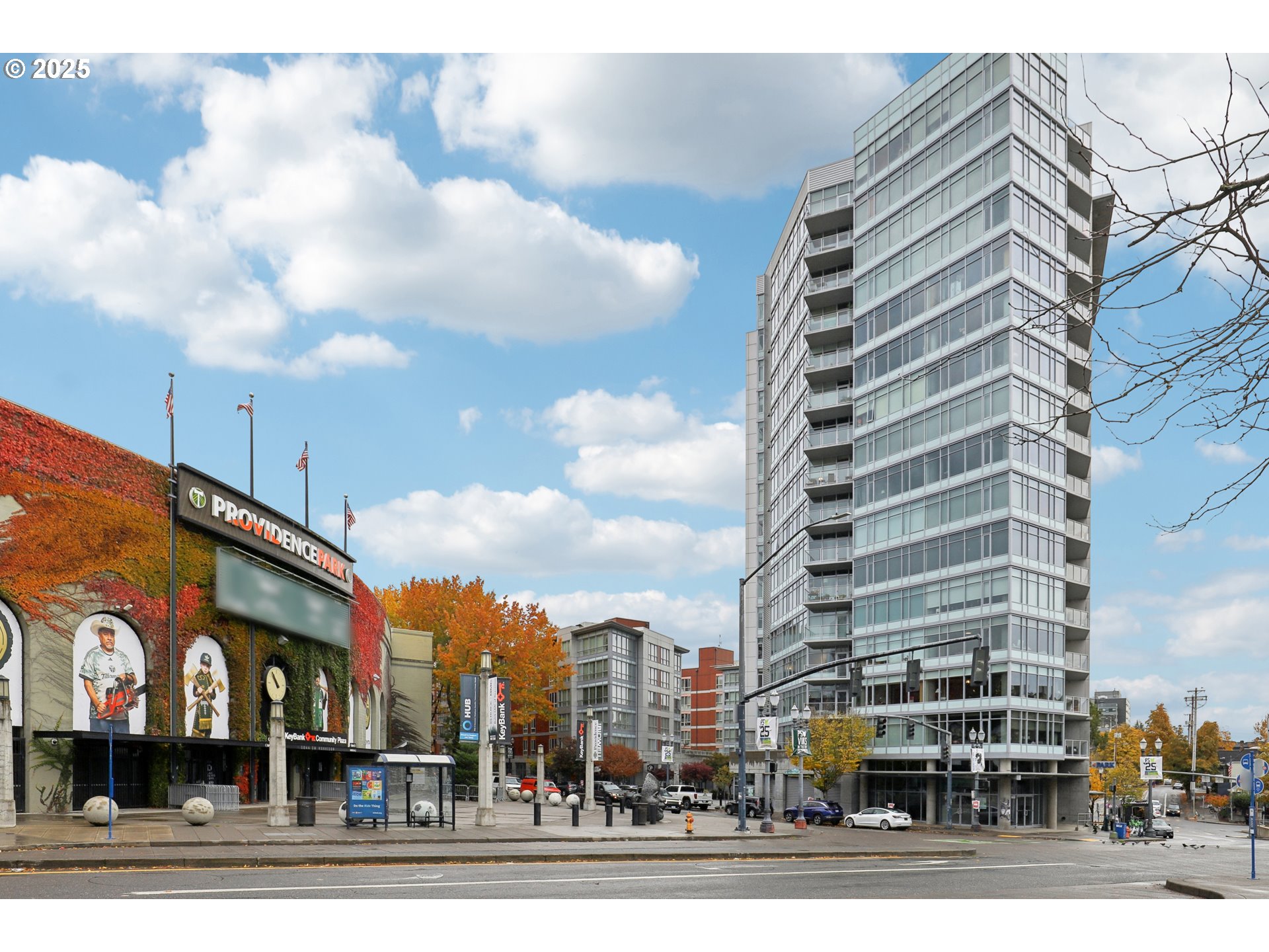 1926 W BURNSIDE ST 906