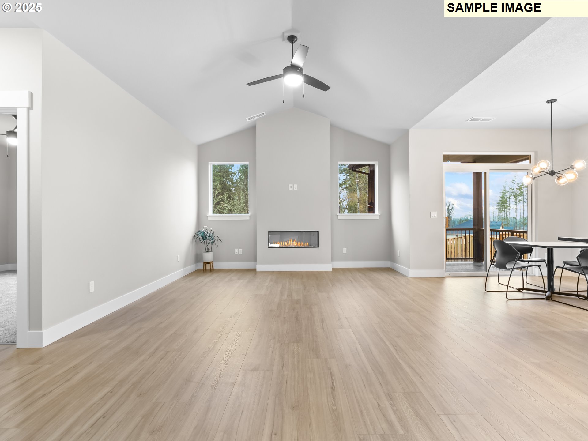 2213 E JUNIPER CIR 17