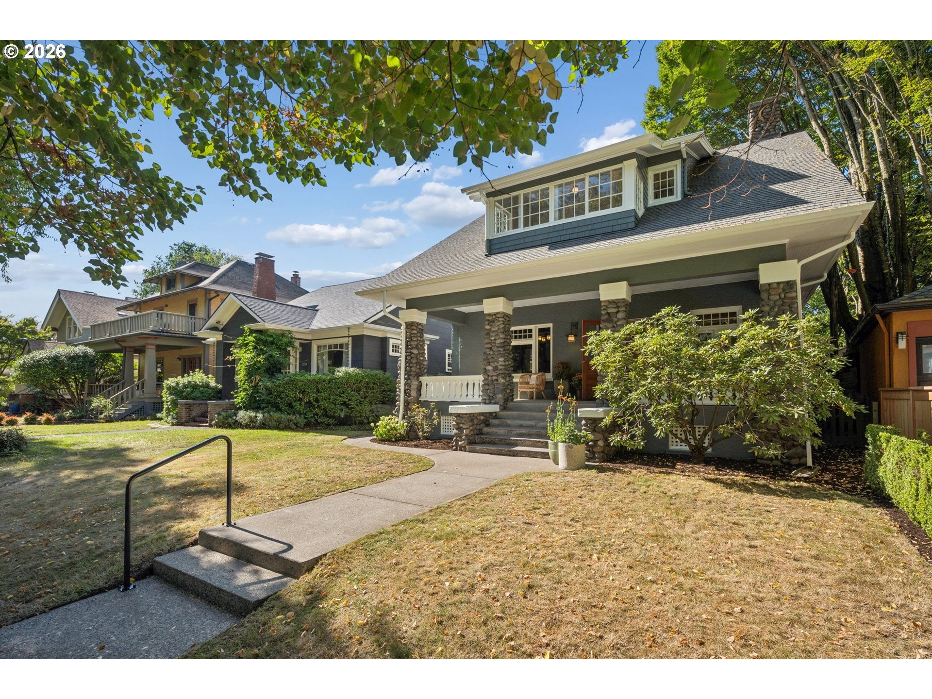 2017 SE ELLIOTT AVE