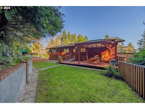 A home in Coos Bay