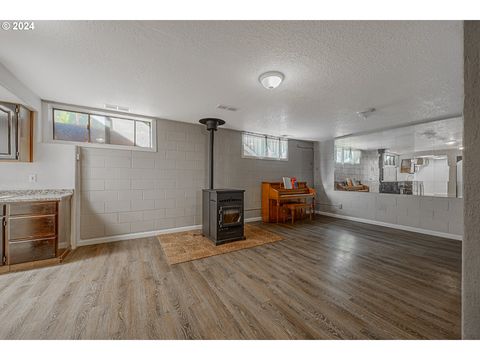 A home in Coos Bay