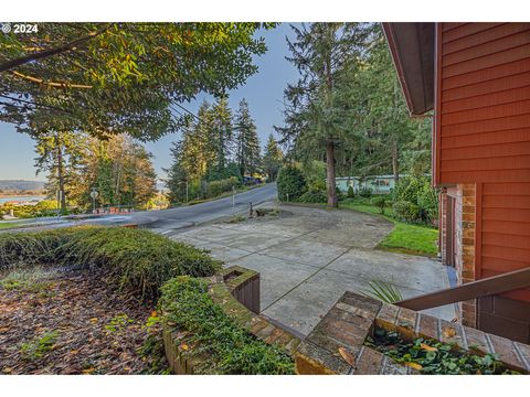 A home in Coos Bay