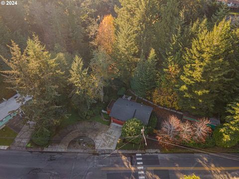 A home in Coos Bay