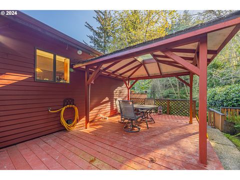 A home in Coos Bay